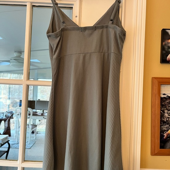 Spaghetti Strap Dress Forever 21 - Picture 2 of 4